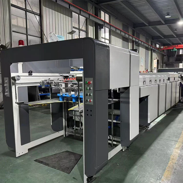 Automatyczna maszyna do lakierowania olejem UV o grubym, cienkim papierze